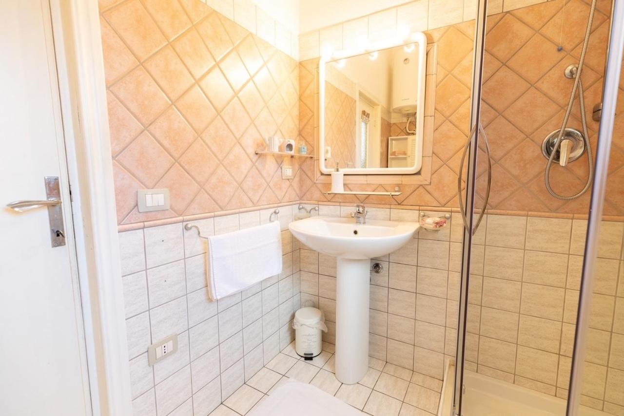 Siviglia 38 Lägenhet Olbia Exteriör bild