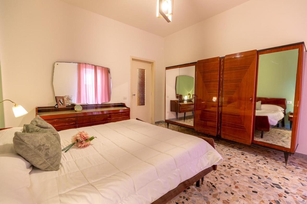 Siviglia 38 Lägenhet Olbia Exteriör bild